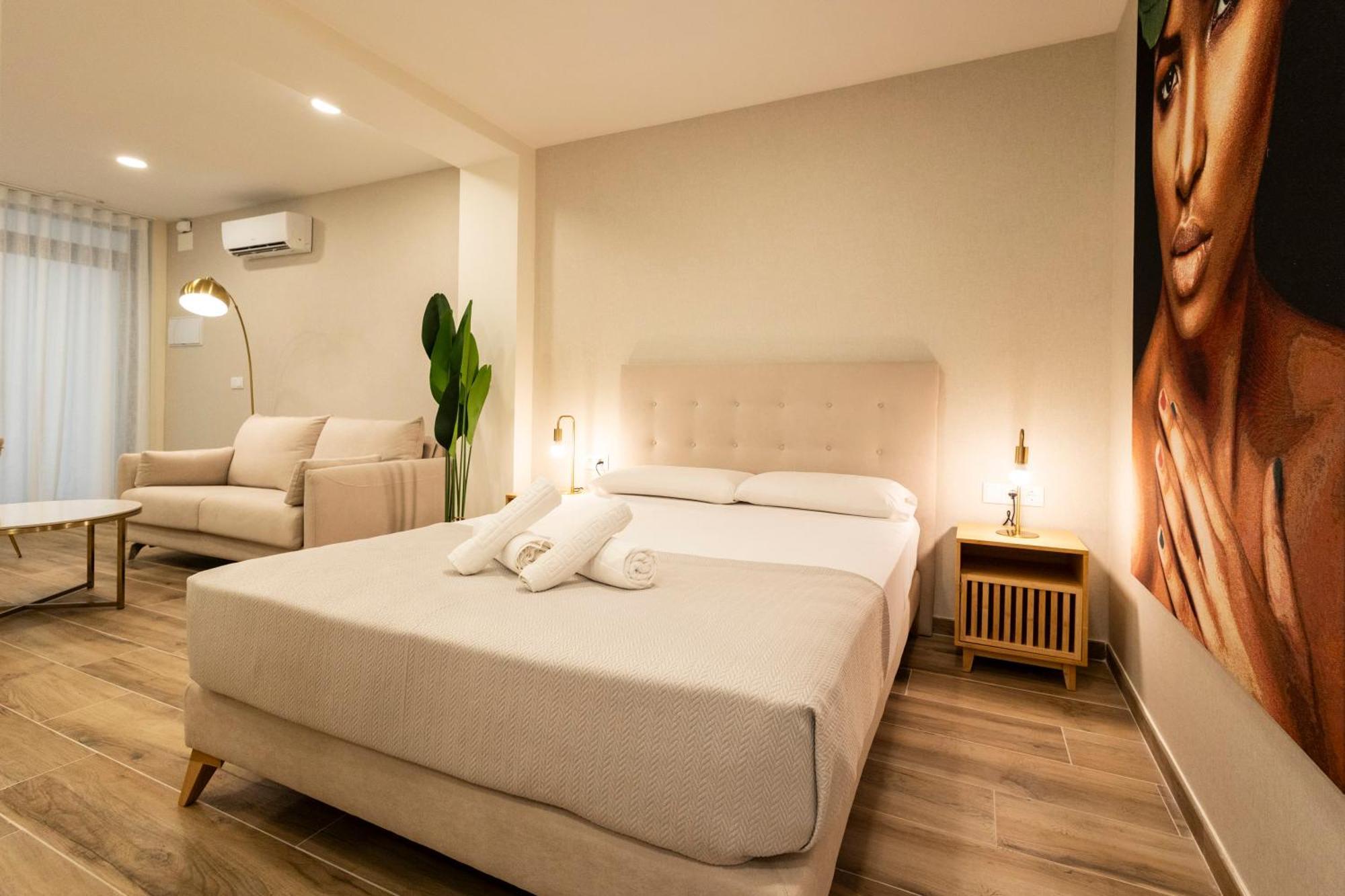 Cortes Suites By Concept Flats Valencia Kültér fotó