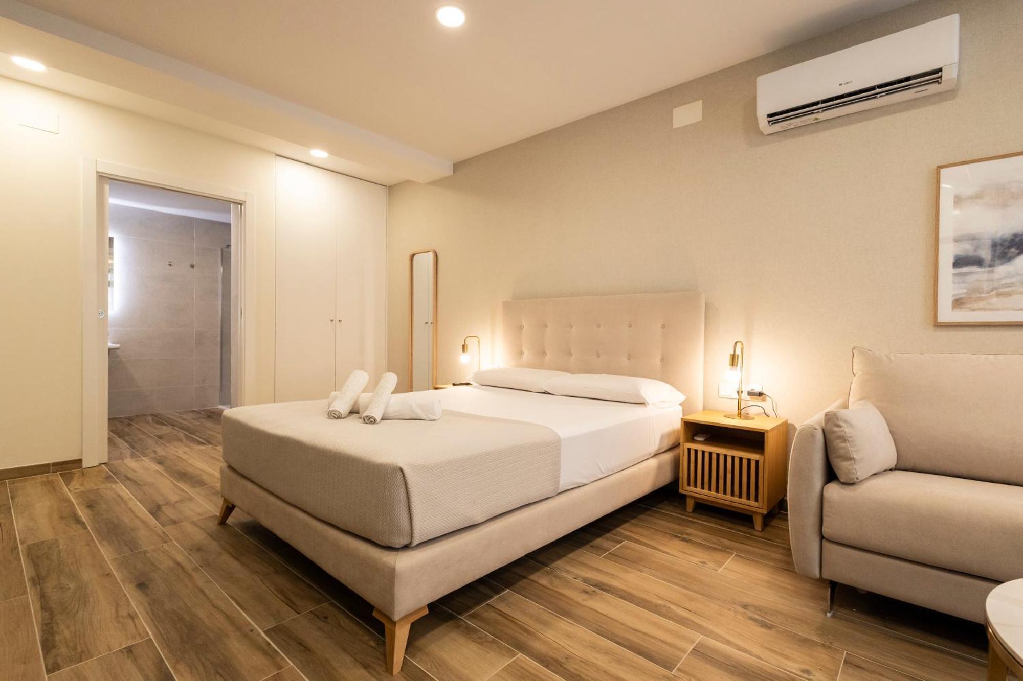 Cortes Suites By Concept Flats Valencia Kültér fotó