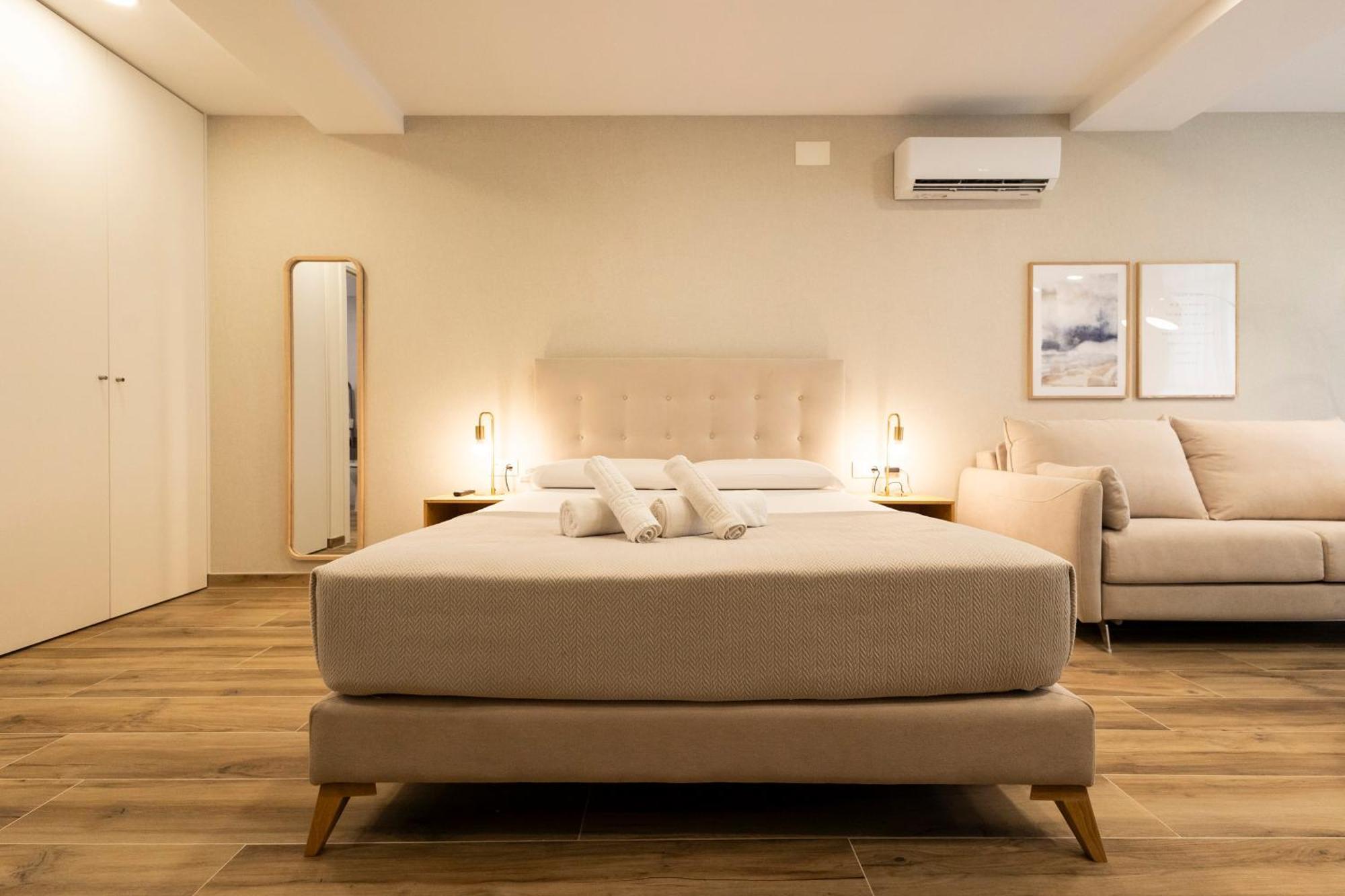 Cortes Suites By Concept Flats Valencia Kültér fotó